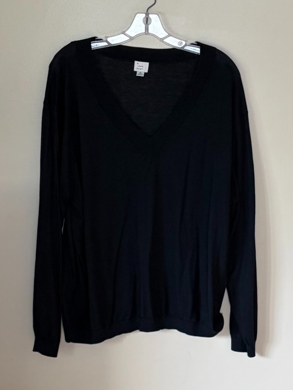 a new day Fine Gauge V-Neck Black sweater, Size XL - Picture 6 of 7